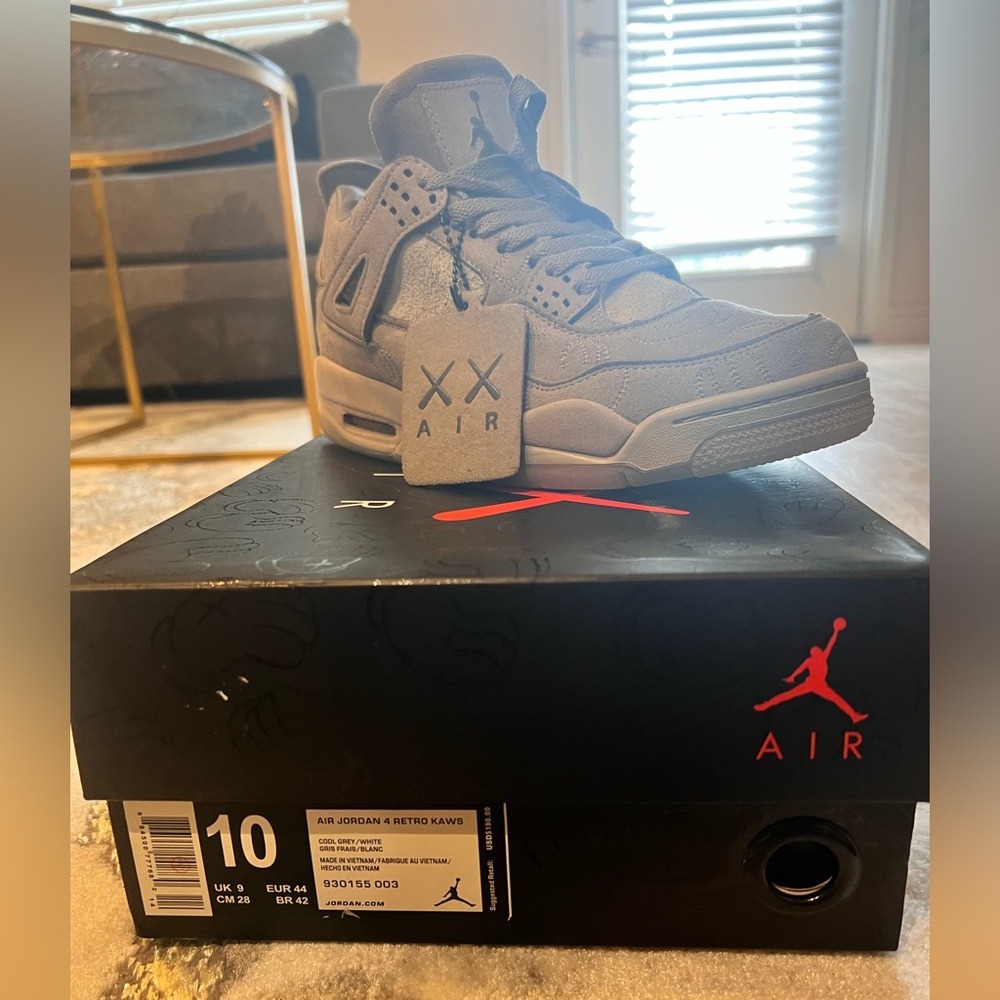 Air Jordan 4 Retro Kaws
